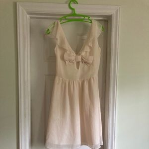 very fem ecru party dress, mini, sz M